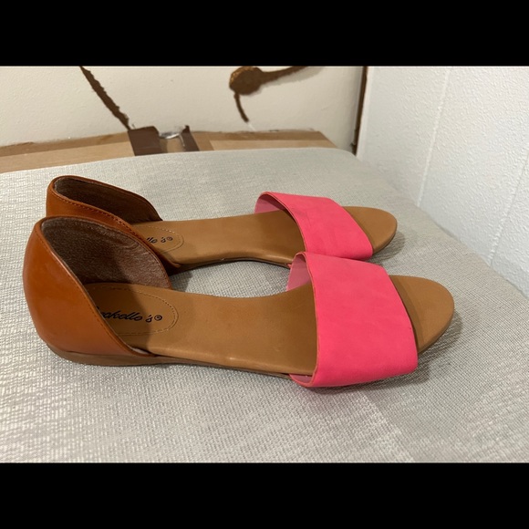 Breckelle’s Women’s Open Toe Flats/Sandals size 8 - Picture 2 of 11